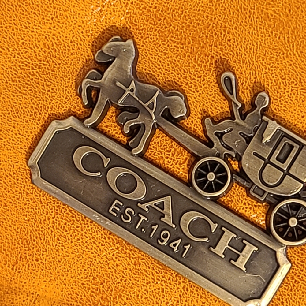 Coach-like Purse - Picture 3 of 9